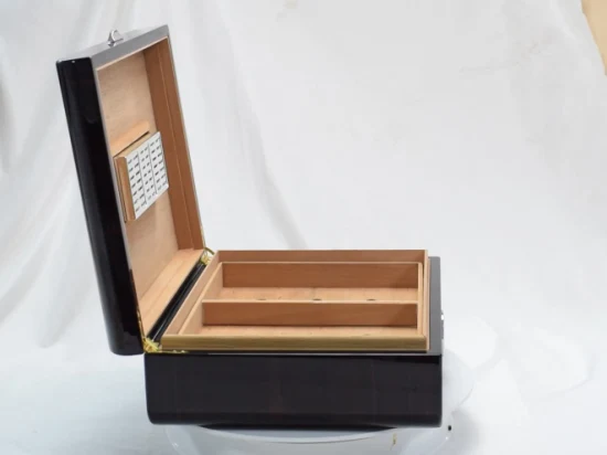 Caja de paquete de cigarros de madera de cuero marrón de lujo personalizada Caja de almacenamiento de vino de cigarro de humidificador de lujo